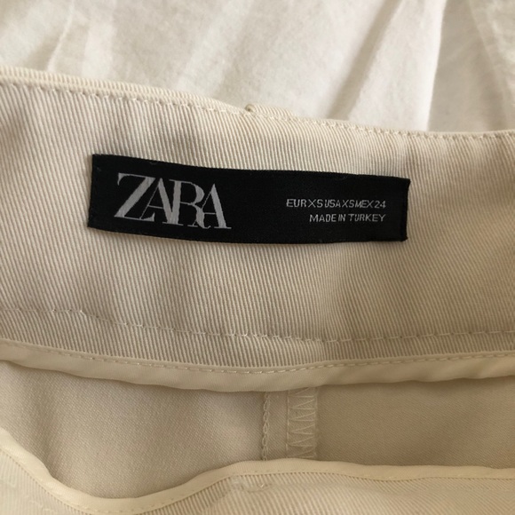 Zara Pleated Front Tapered Leg Cream Trouser Size XS - Picture 4 of 7